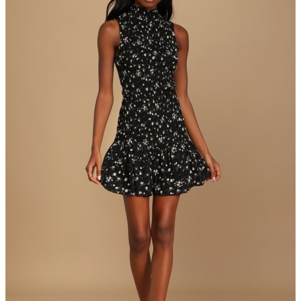 Lulu’s Black Printed Floral Smock Mini Dress